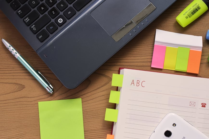 desk-laptop-notebook-pen.jpg